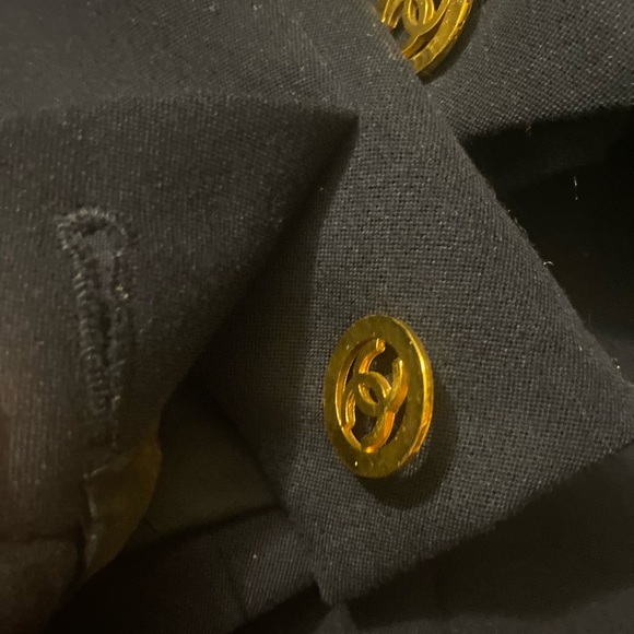 Vintage Chanel navy wool blazer - Picture 8 of 16